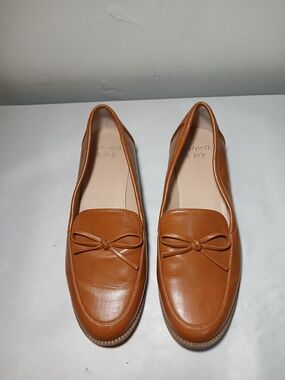 Crown & Ivy Women 1" Heel Classic Tan Slip- On Flats Sz. 7.5M
